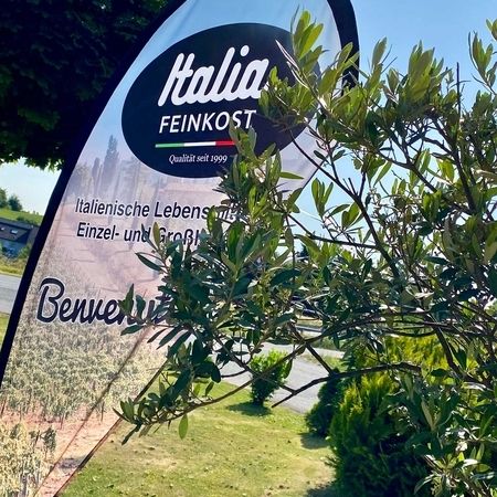 Werbefahnen und Beachflags für den Außenbereich